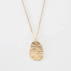Pendentif personnalisé médaille gravée martelée plaqué or goutte 19x21 mm