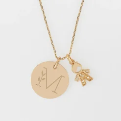 Pendentif personnalisé médaille gravée plaqué or 19 mm et breloque petit garçon scintillant 12 mm