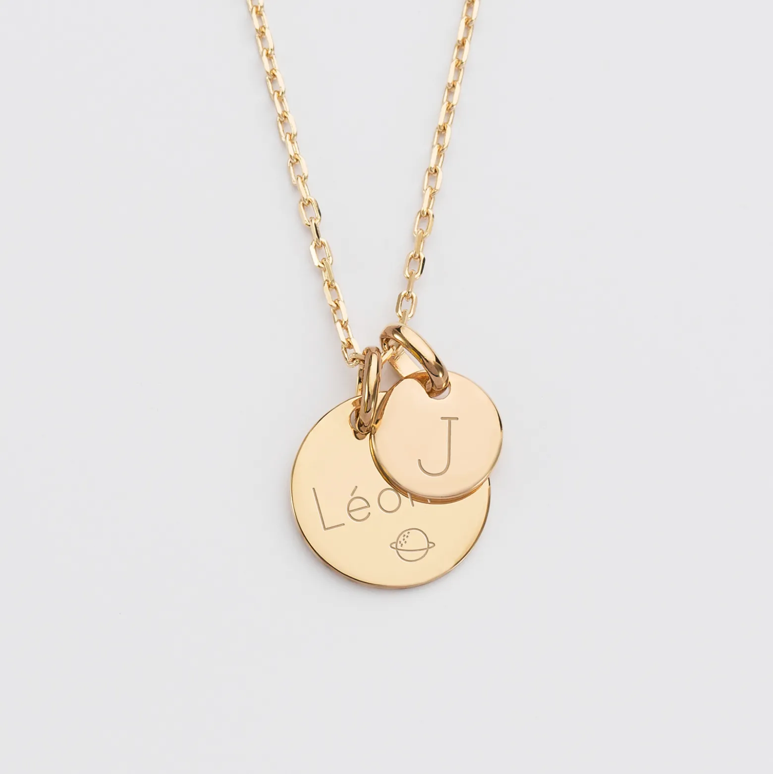 Pendentif personnalisé médaille gravée plaqué or 15 mm et breloque ronde 10 mm