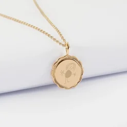 Pendentif personnalisé médaille contour fleur gravée plaqué or 15 mm