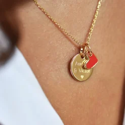 Pendentif personnalisé médaille gravée plaqué or 15 mm et breloque coeur email 10 mm