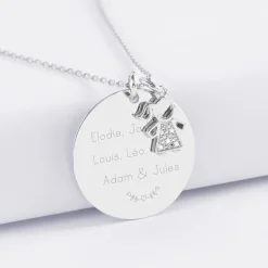 Pendentif personnalisé médaille gravée argent 27 mm et breloque petite fille scintillante 12 mm