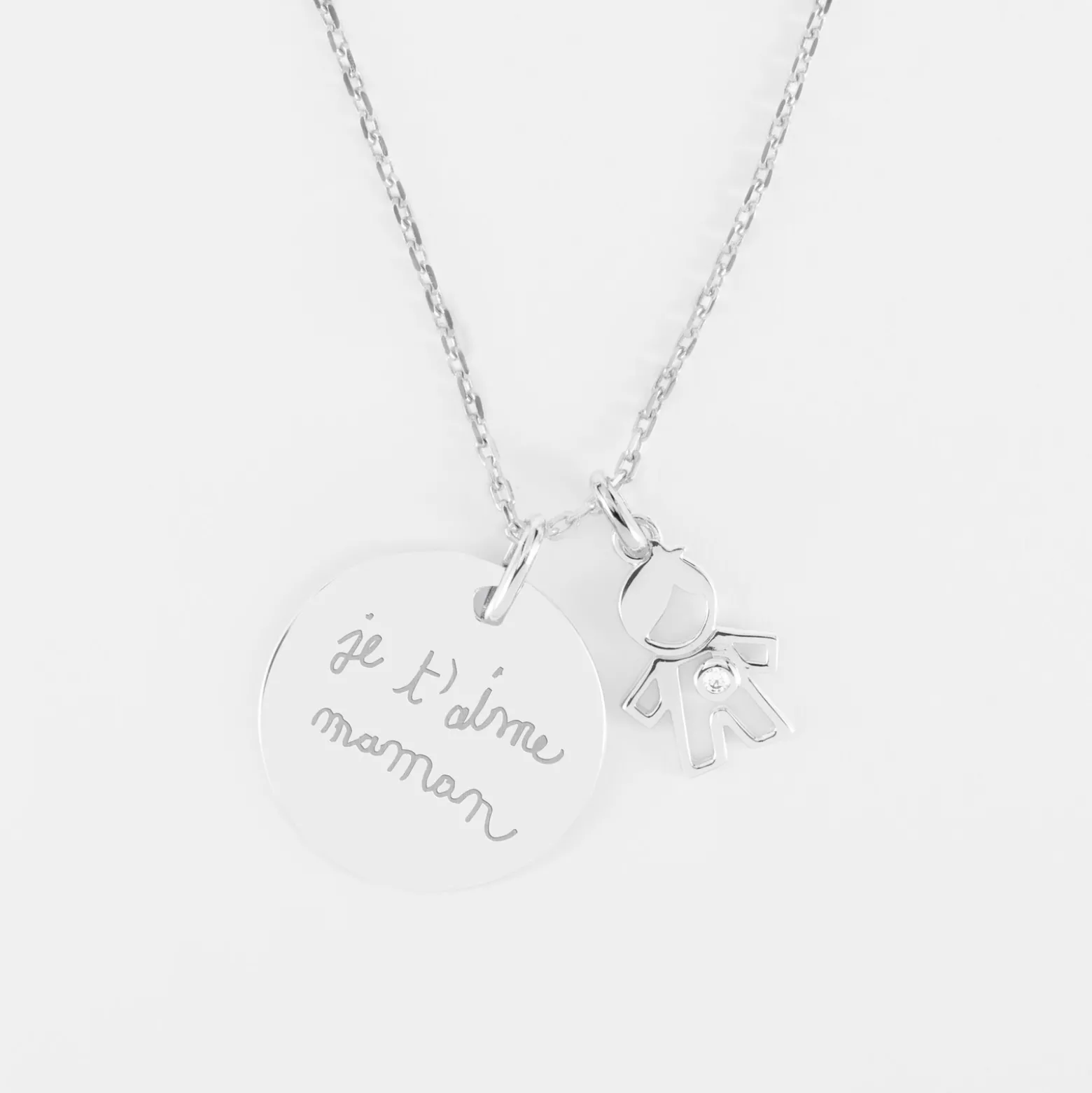 Pendentif personnalisé médaille gravée argent 19 mm et breloque petit garçon zircon 12 mm