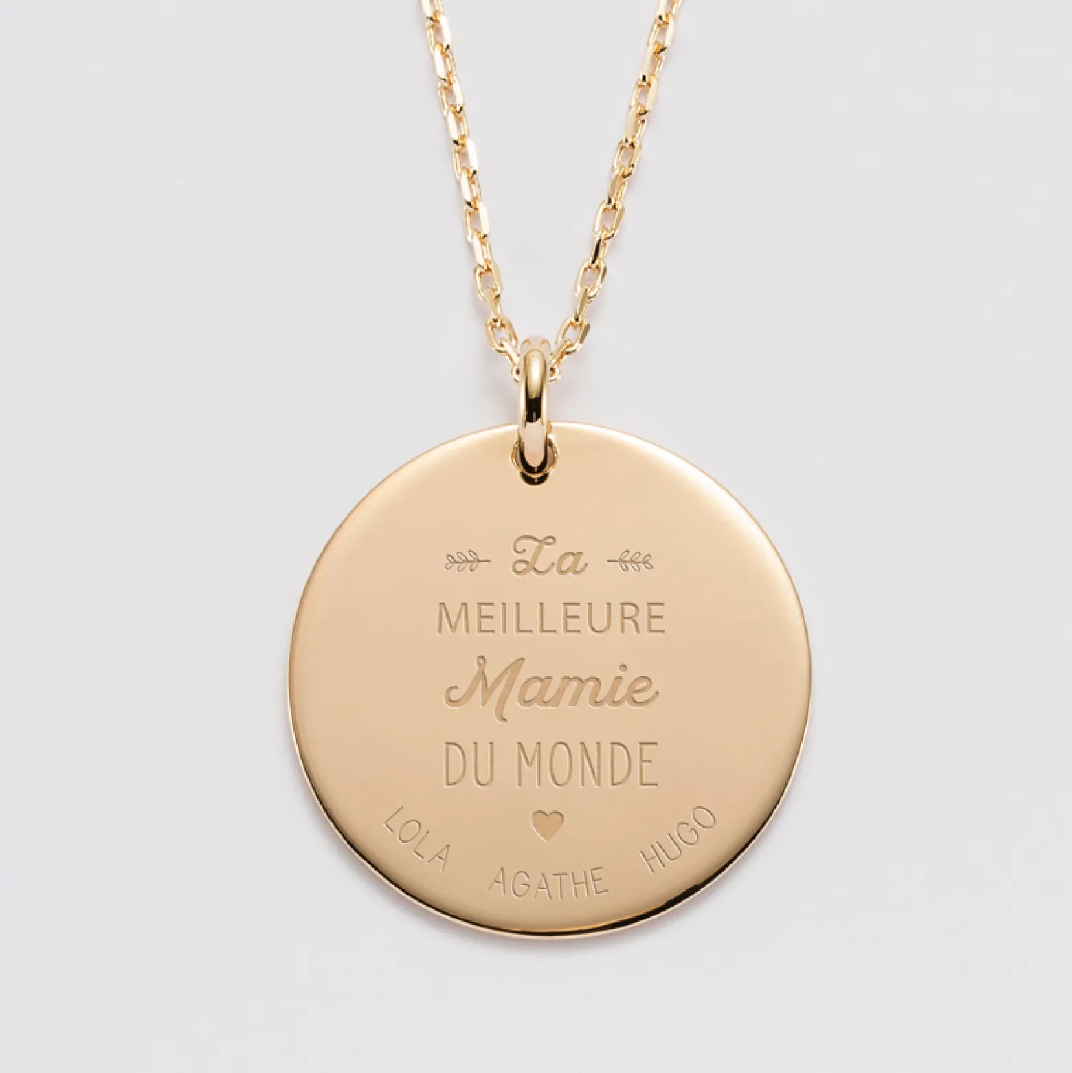 Pendentif personnalisé médaille gravée plaqué or 27 mm "La meilleure Mamie"