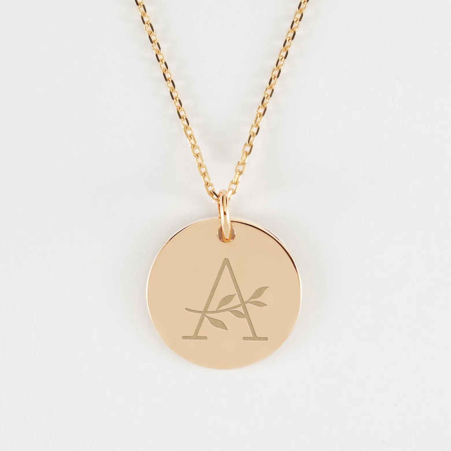 Pendentif personnalisé médaille gravée plaqué or coeur émail rouge 19 mm - HappyBulle x Atelier Wagram