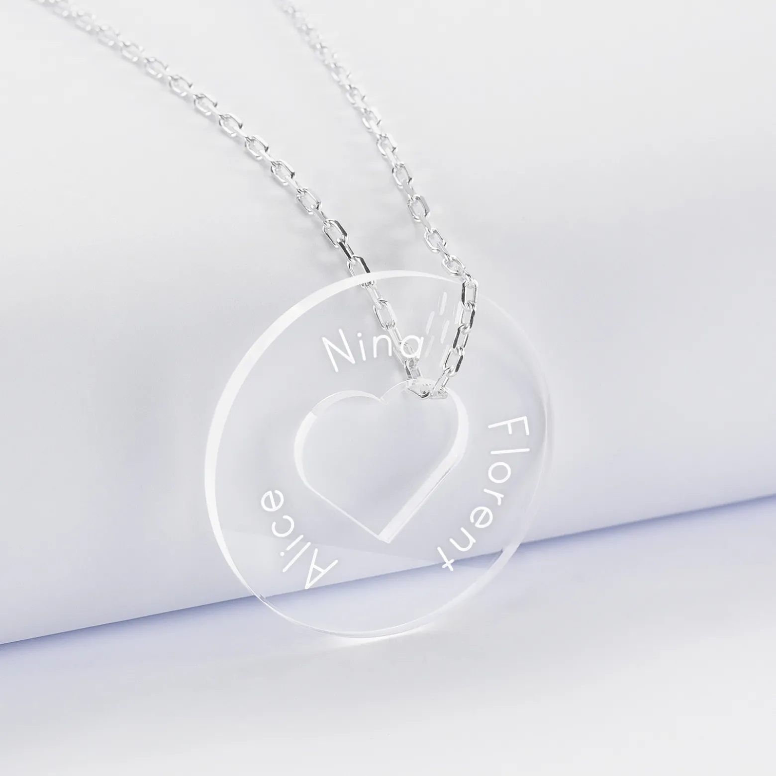 Pendentif personnalisé médaille gravée acrylique cible coeur 28 mm