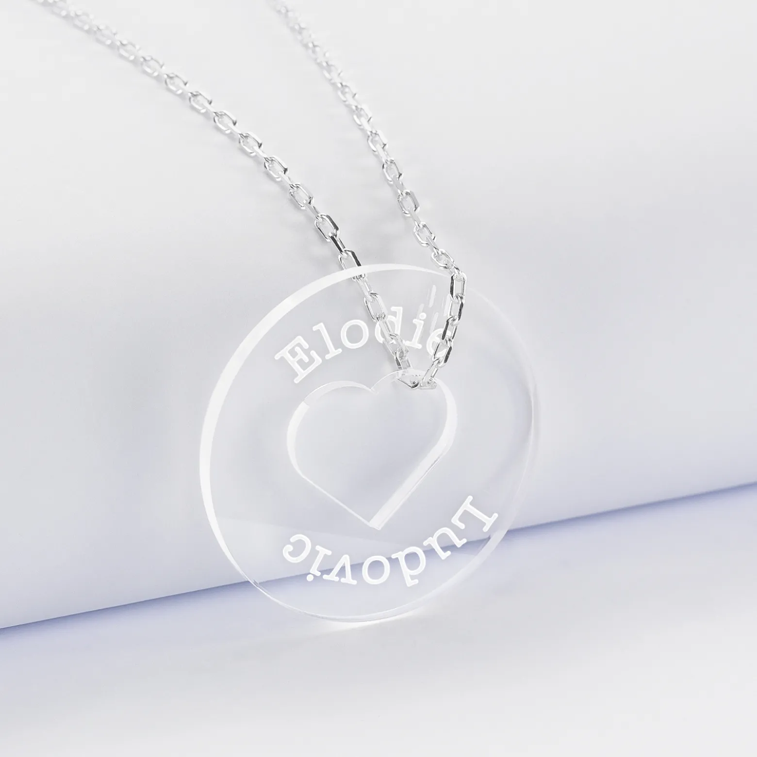 Pendentif personnalisé médaille gravée acrylique cible coeur 28 mm