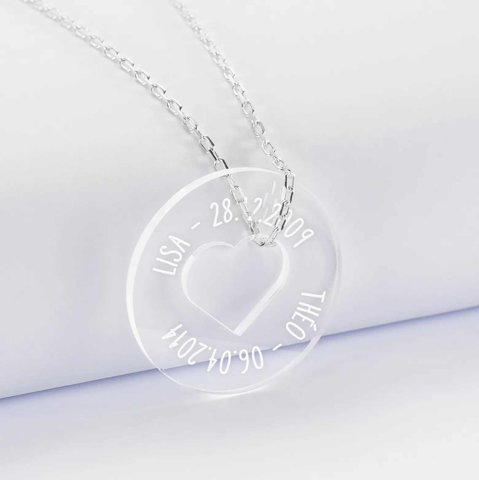 Pendentif personnalisé médaille gravée acrylique cible coeur 28 mm