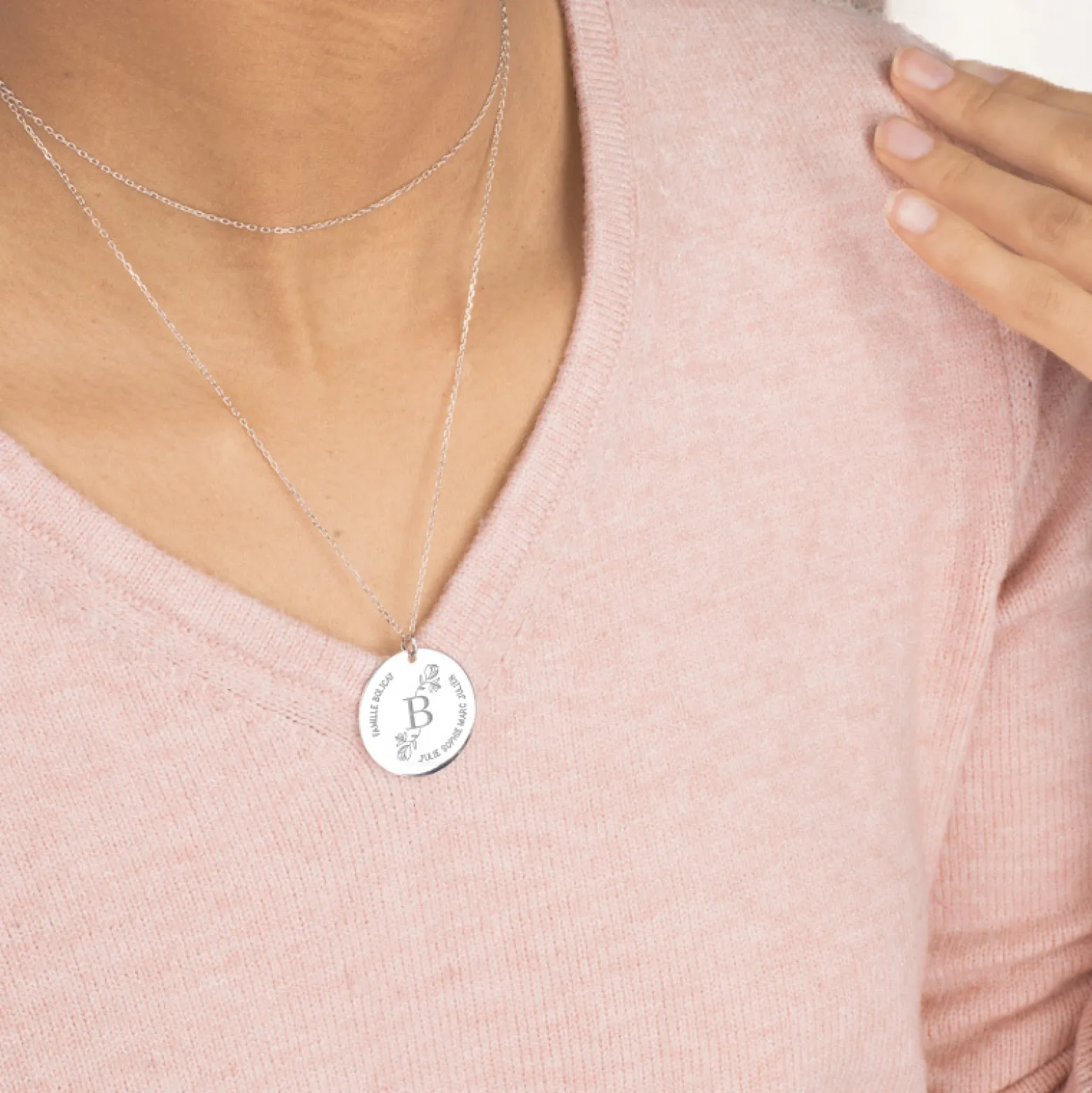 Pendentif personnalisé médaille gravée argent 27 mm - édition spéciale "Initiale Florale"