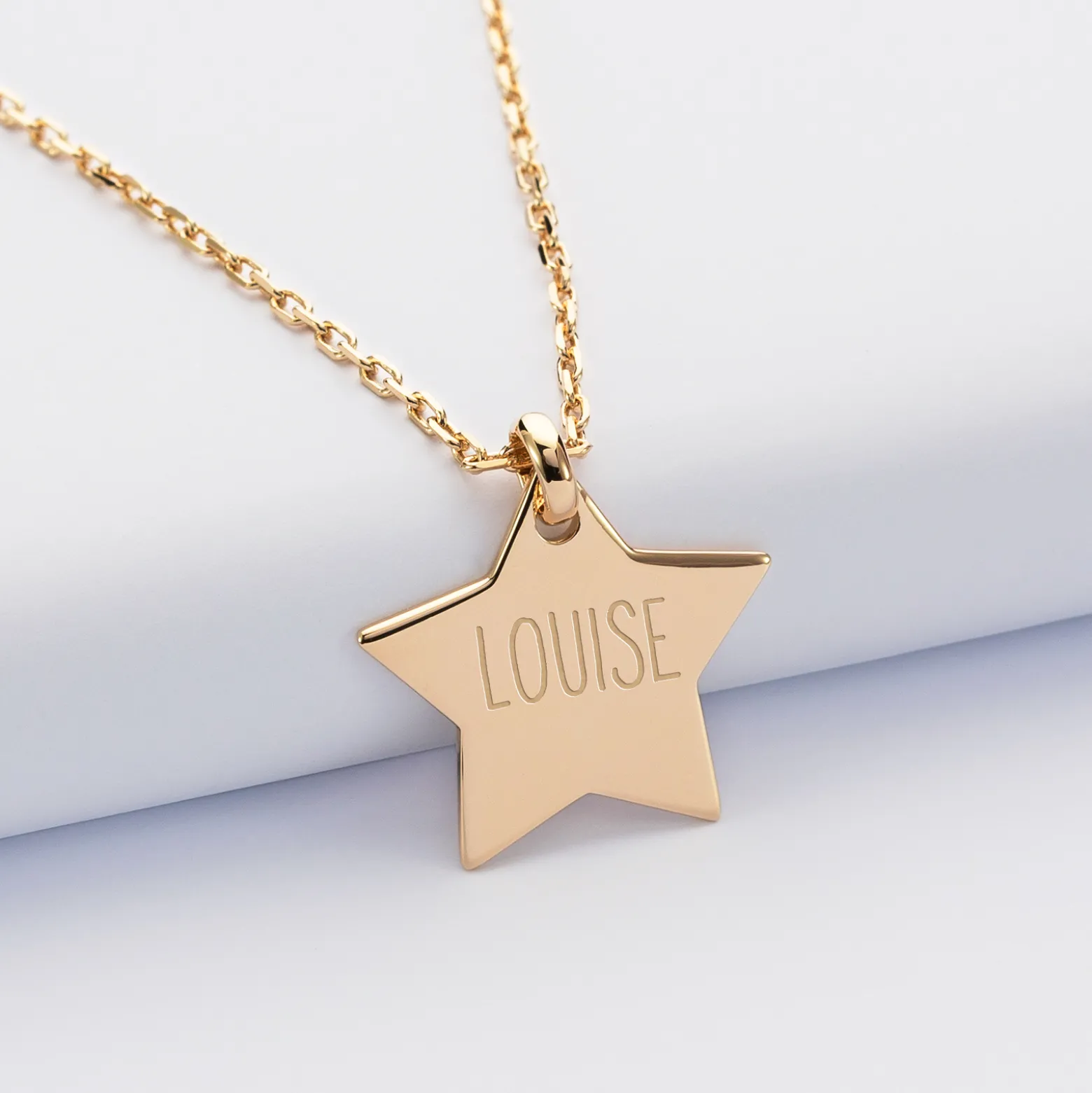 Pendentif personnalisé prénom médaille gravée plaqué or étoile 20x20 mm