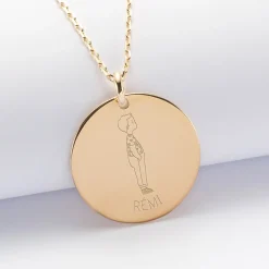 Pendentif personnalisé prénom médaille gravée plaqué or 27 mm - HappyBulle x Marie Savart
