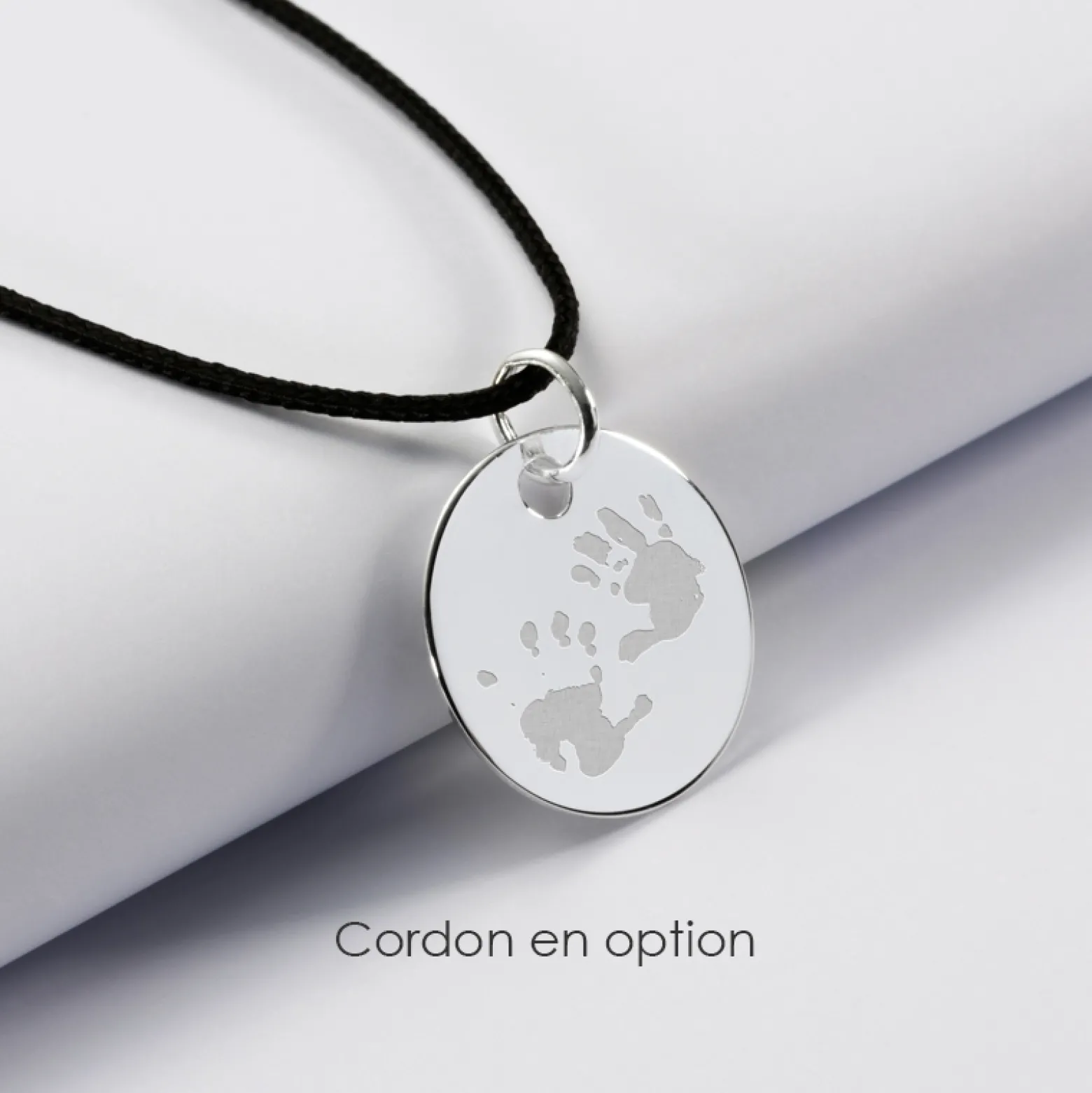 Pendentif personnalisé prénom médaille gravée argent 19 mm - HappyBulle x Marie Savart