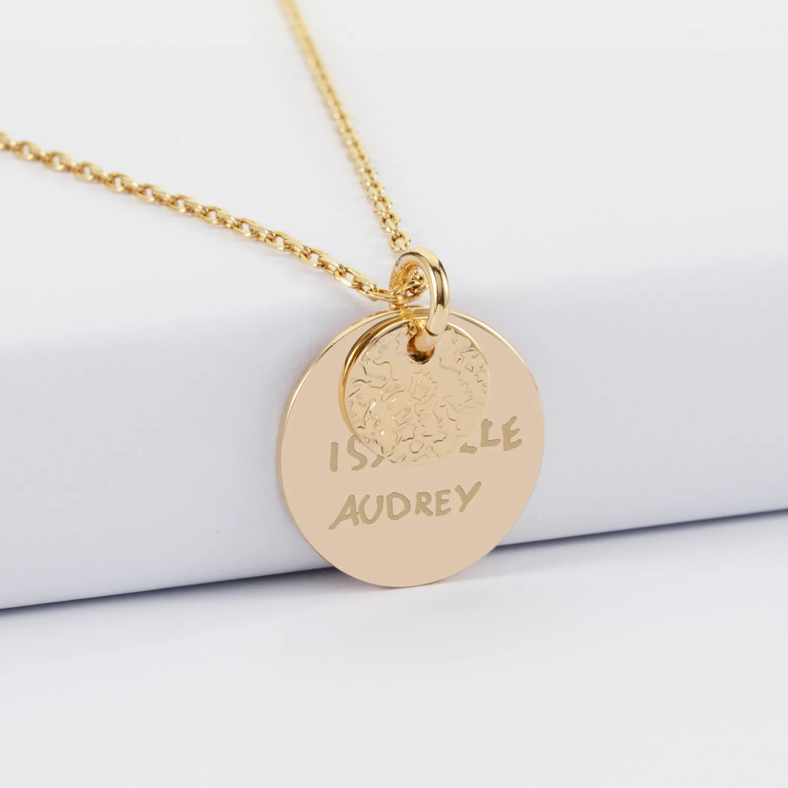 Pendentif réversible personnalisé double médailles martelées gravées plaqué or 10 mm et 19 mm