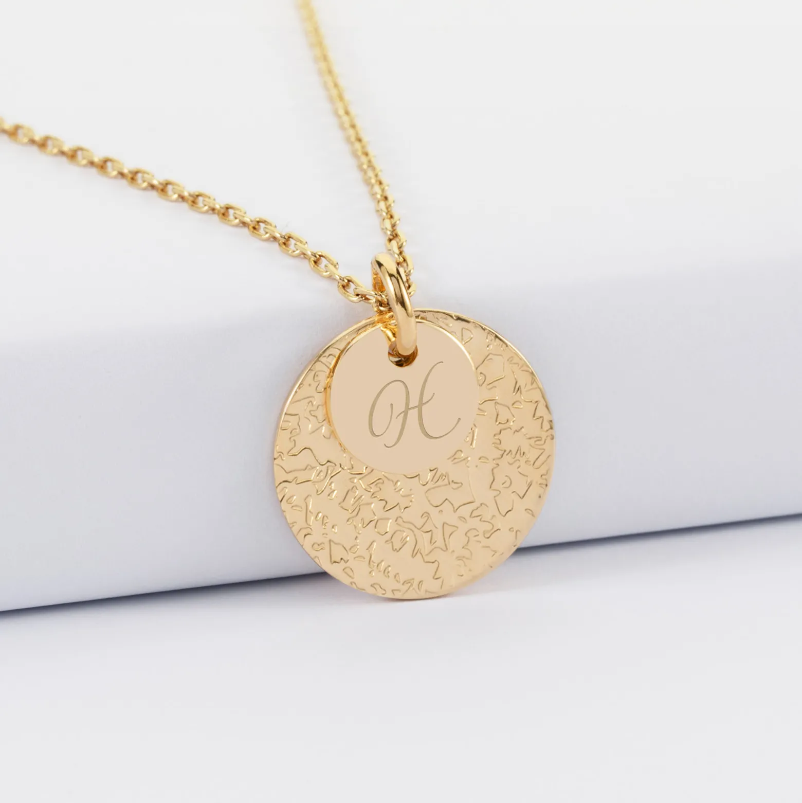 Pendentif réversible personnalisé double médailles martelées gravées plaqué or 10 mm et 19 mm