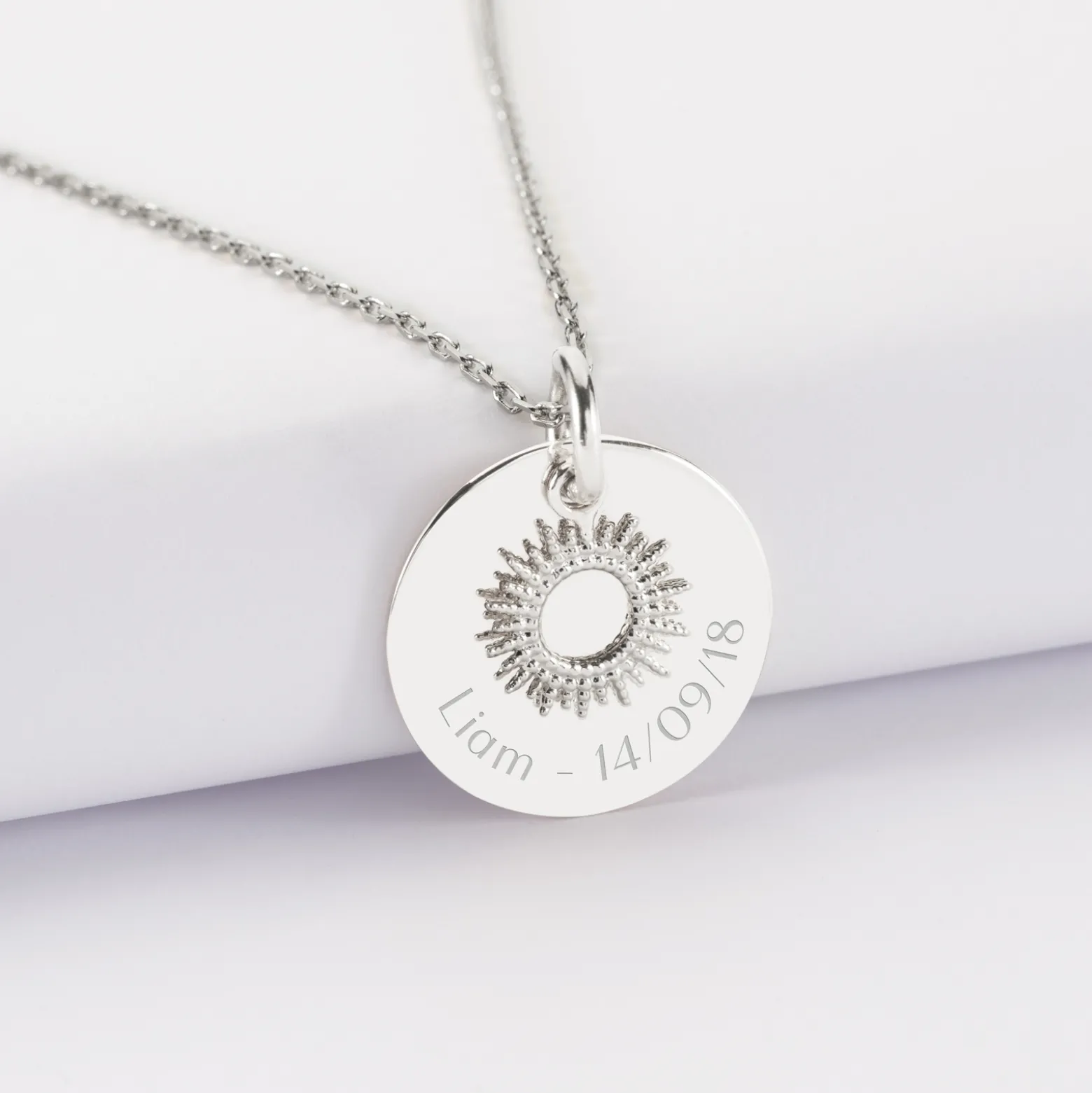 Pendentif réversible personnalisé médaille gravée argent 19 mm et breloque soleil 10 mm