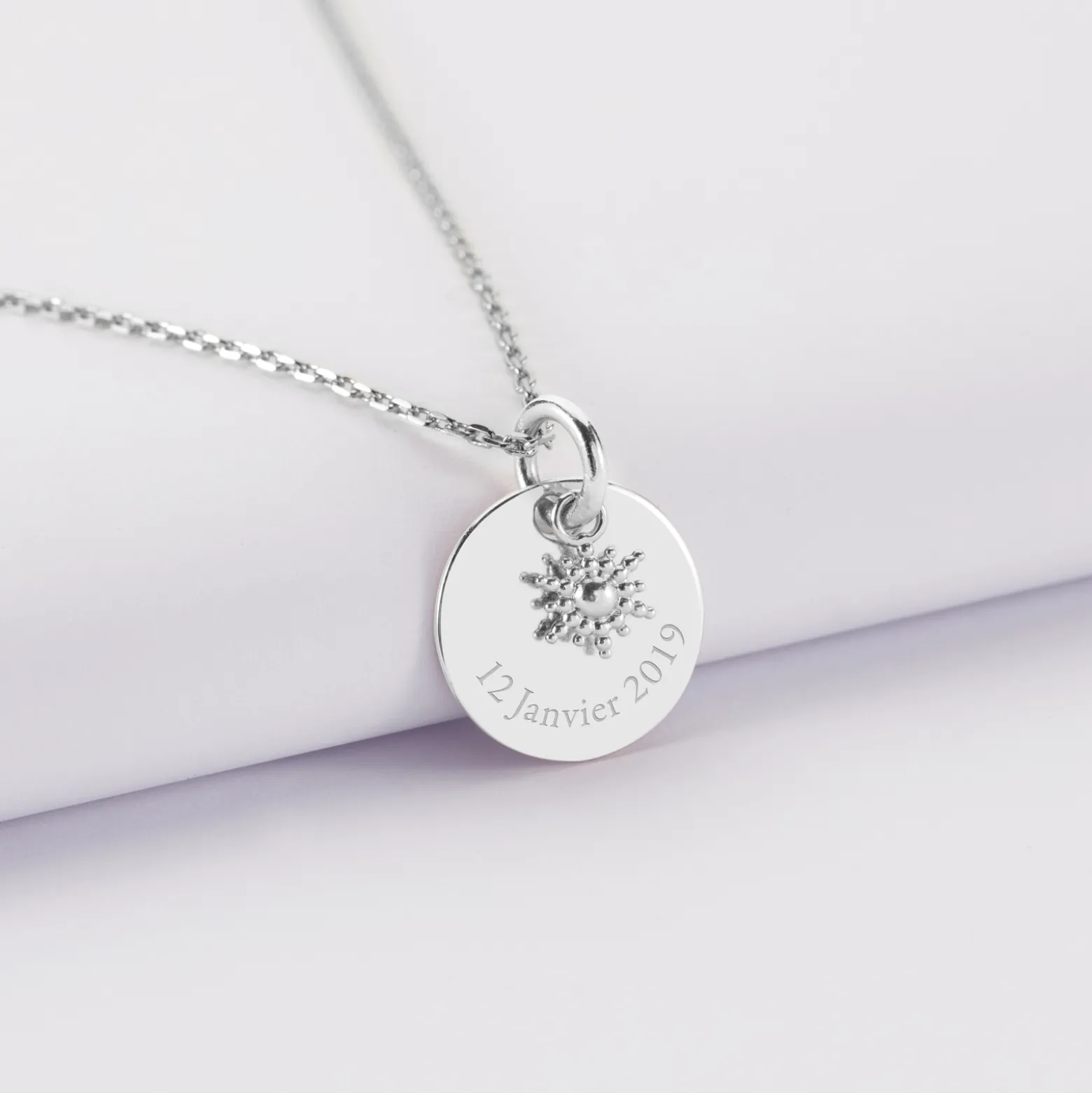 Pendentif réversible personnalisé médaille gravée argent 15 mm et breloque étoile brillante 6 mm