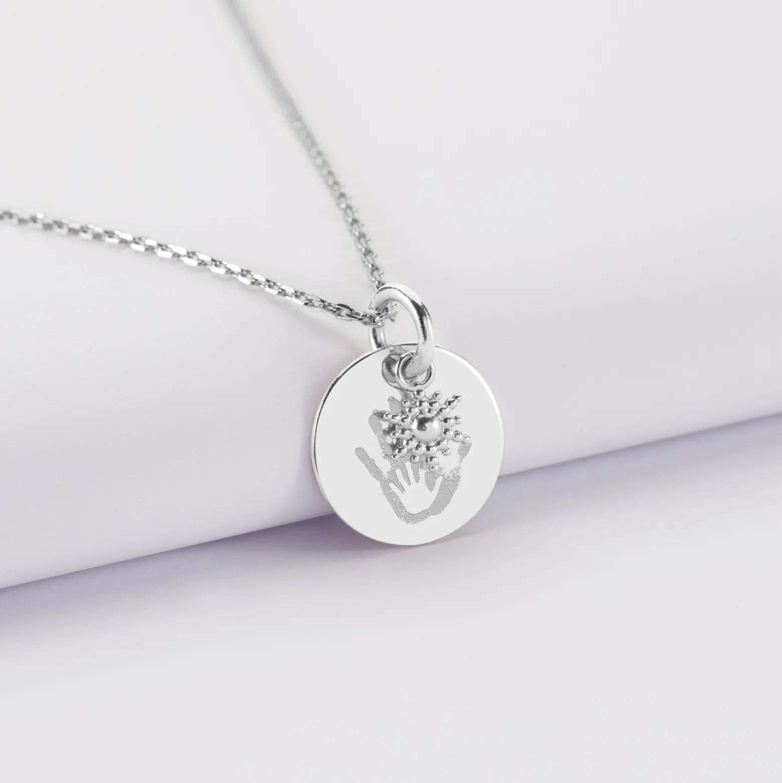 Pendentif réversible personnalisé médaille gravée argent 15 mm et breloque étoile brillante 6 mm