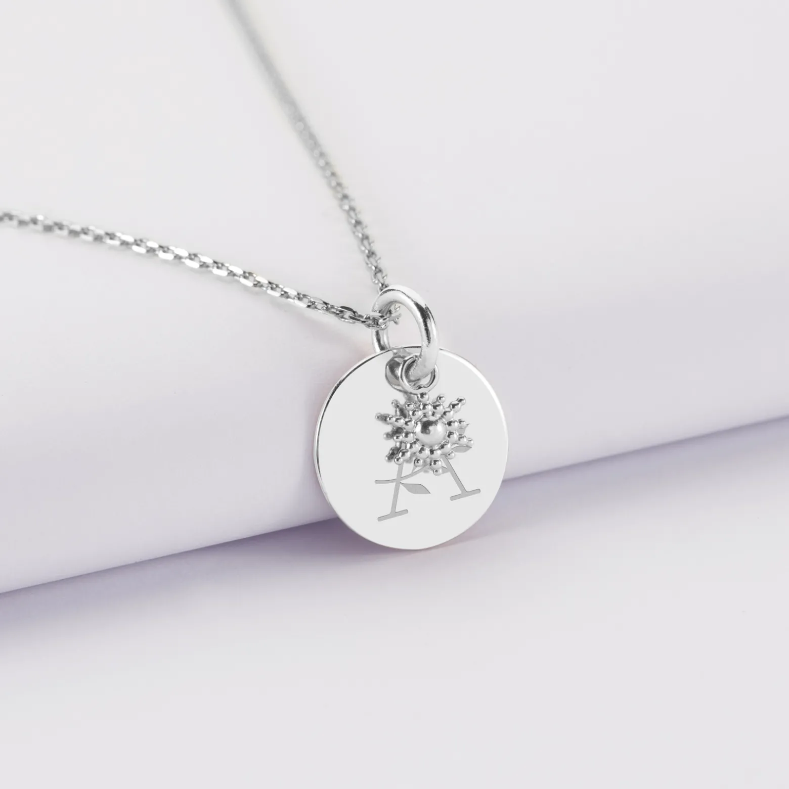 Pendentif réversible personnalisé médaille gravée argent 15 mm et breloque étoile brillante 6 mm
