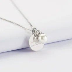 Pendentif Témoin personnalisé médaille gravée argent 15 mm et breloque perle nacre 10 mm