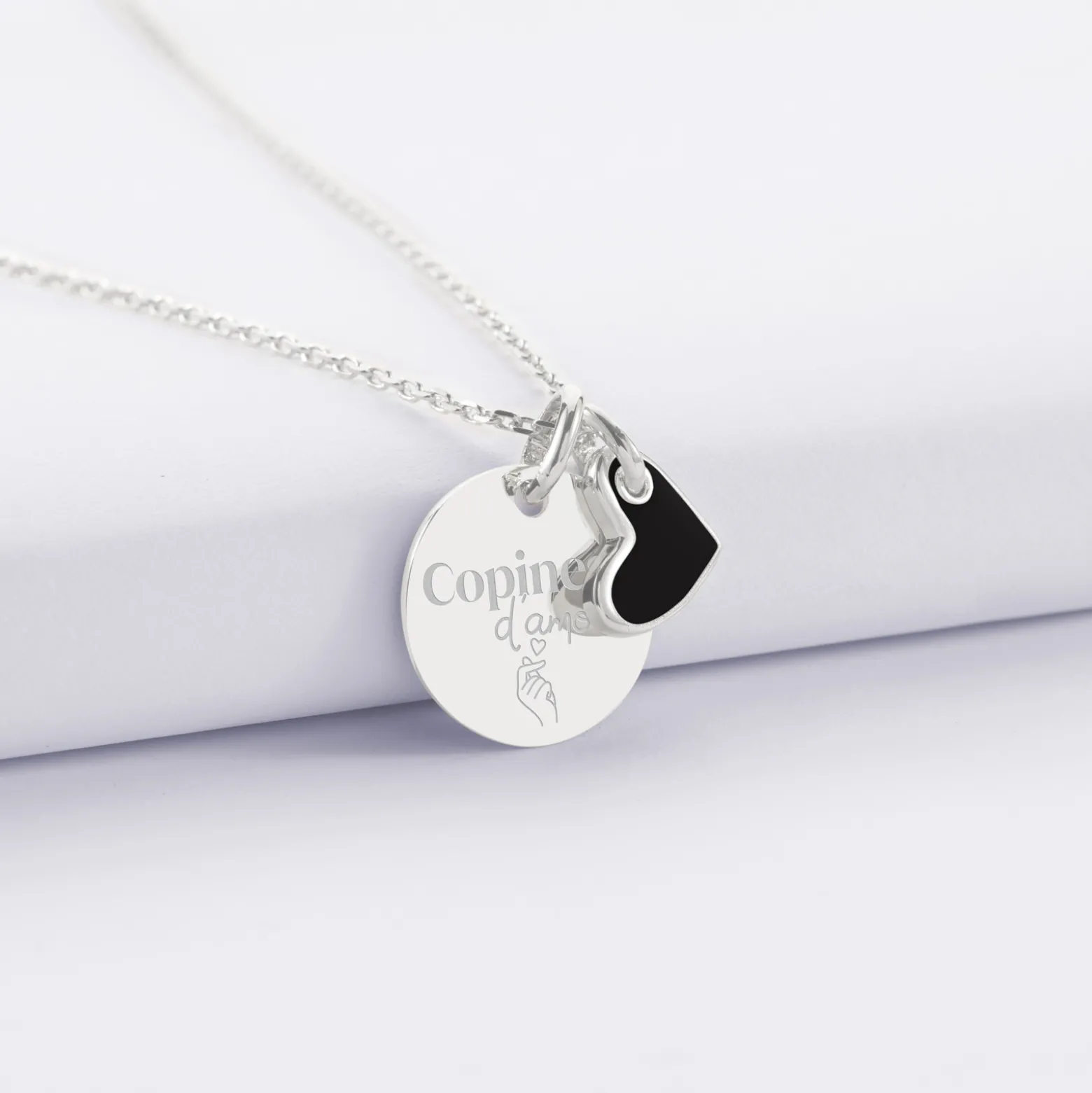 Pendentif Témoin personnalisé médaille gravée argent 15 mm et breloque coeur email 10 mm