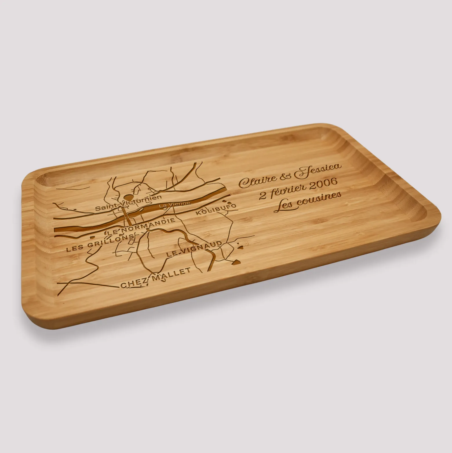 Plateau "Géo map" personnalisé bois gravé 35x20 cm