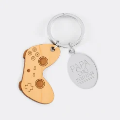 Porte clé personnalisé médaille gravée ovale acier et breloque bois jeux vidéo