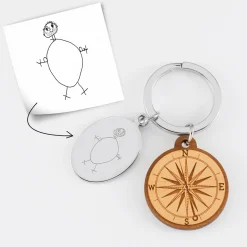 Porte clé personnalisé médaille gravée ovale acier et breloque bois boussole