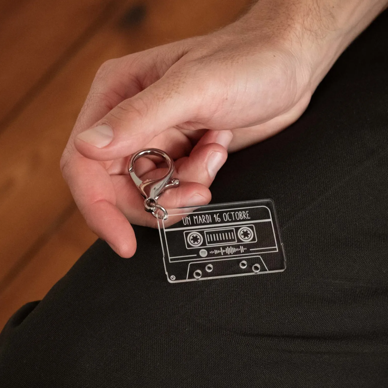 Porte clés Spotify personnalisé gravé acrylique cassette rétro