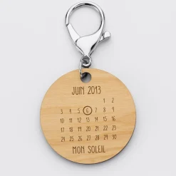 Porte-clés personnalisé calendrier médaille gravée bois