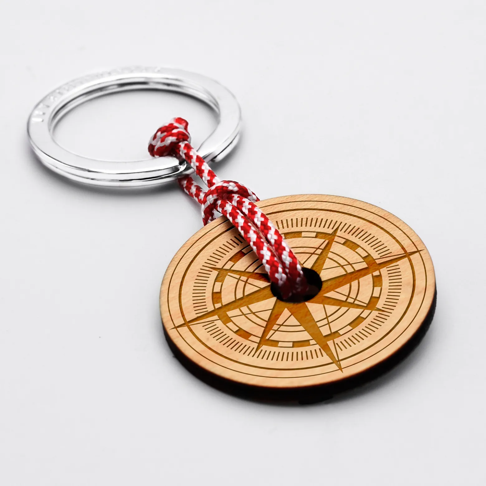 Porte-clés personnalisé gravé bois médaille ronde 40 mm - édition spéciale "boussole"