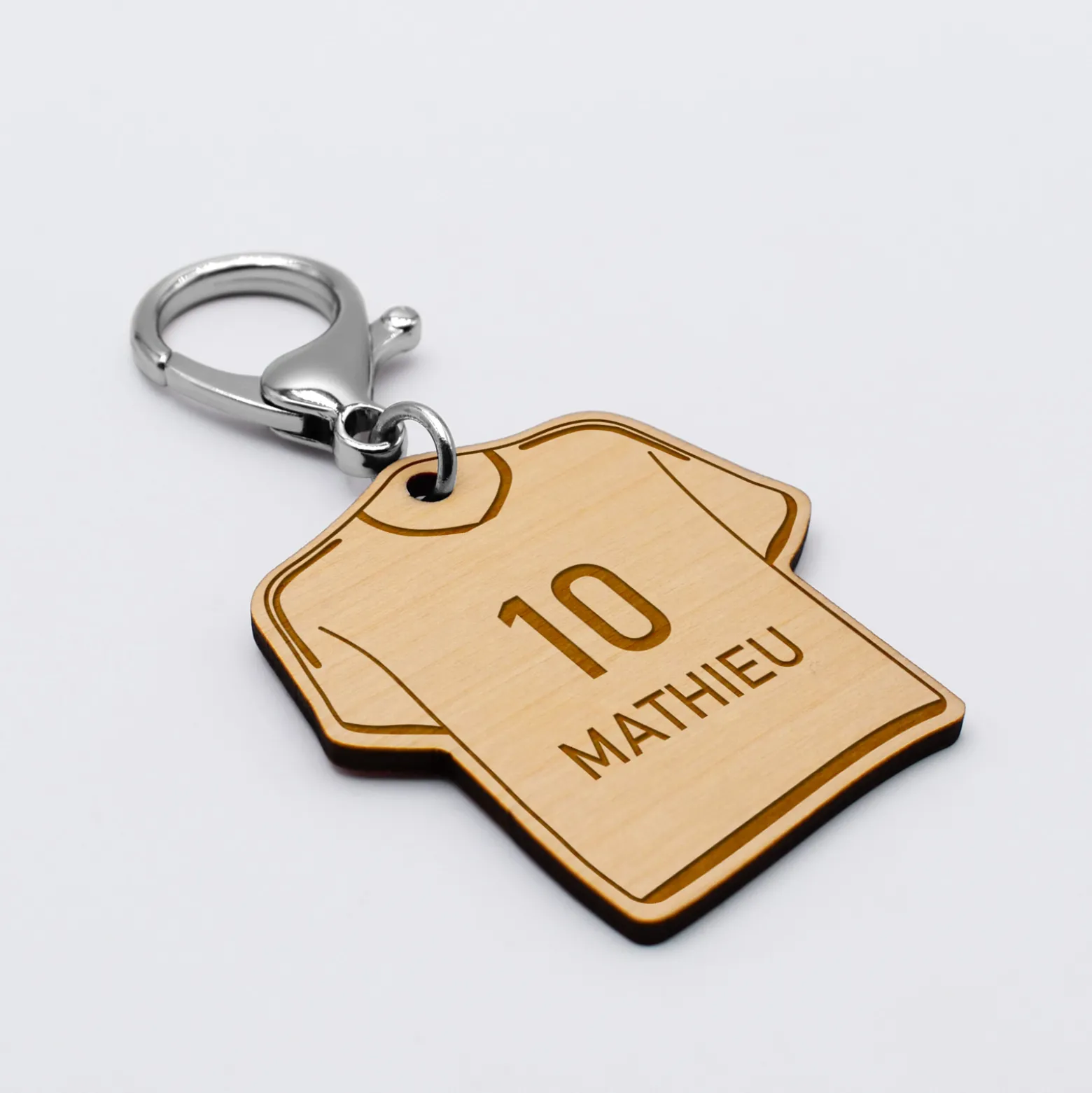Porte-clés personnalisé gravé bois Maillot de multisport 50x50 mm