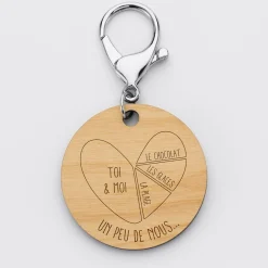 Porte-clés personnalisé gravé bois médaille ronde 50 mm - édition spéciale "Un peu de nous"