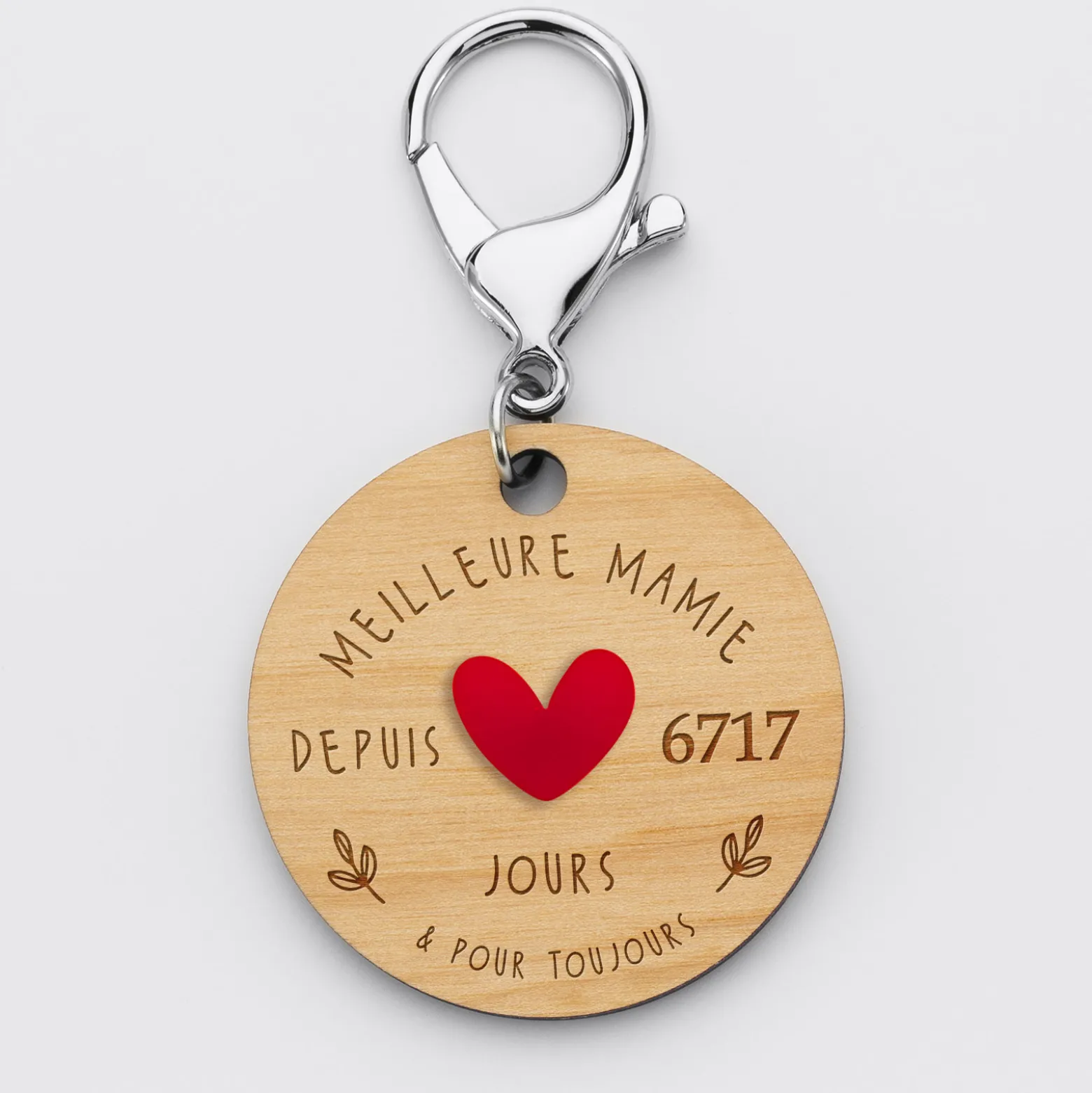 Porte-clés personnalisé gravé bois médaille 50 mm "Meilleure mamie depuis..." et coeur acrylique rouge