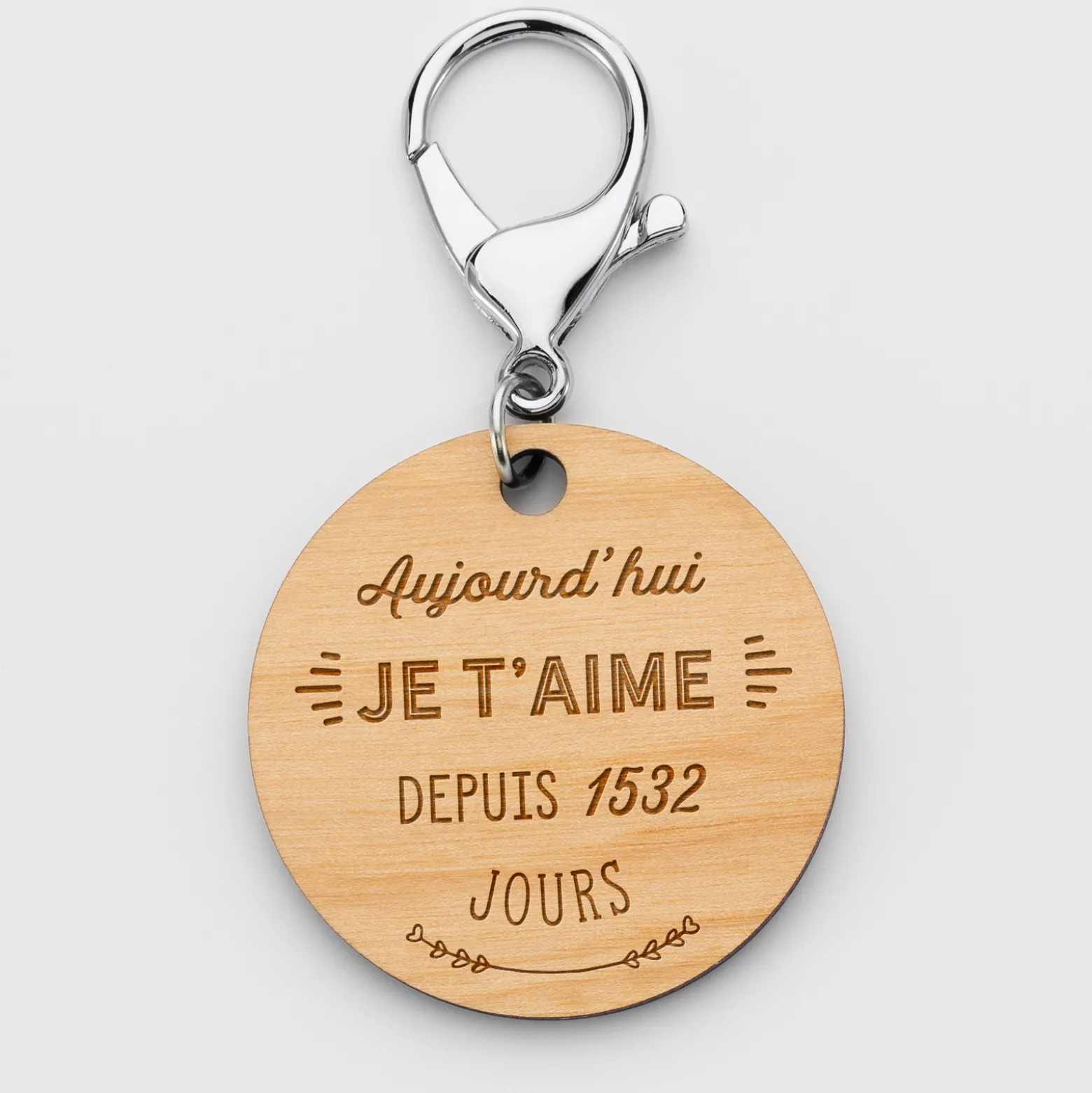Porte-clés personnalisé gravé bois médaille 50 mm "Je t'aime depuis..." - Nos petits imparfaits