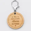 Porte-clés personnalisé prénoms médaille gravée bois ronde 50 mm "La meilleure Mamie du monde"